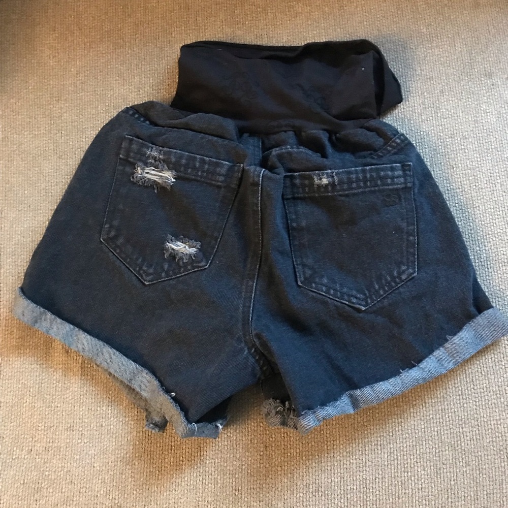 Maternity shorts